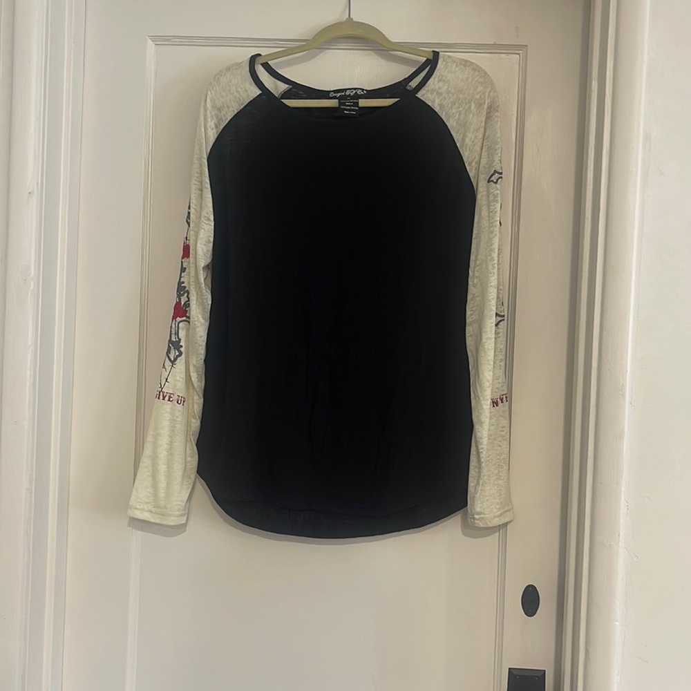 Cowboy Tuff Co. long sleeve shirt. Worn once.